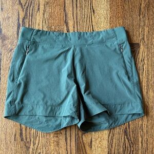 B15 CALIA by Carrie Underwood Women’s Green Athletic Shorts